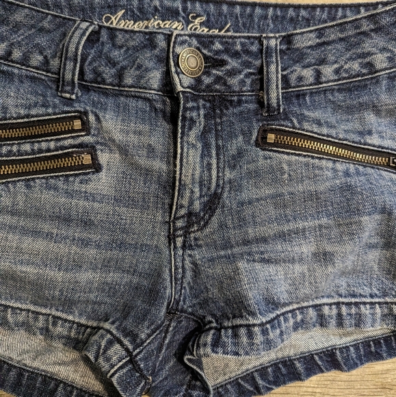 American Eagle Denim Shorts size 2 zipper front pockets CUTE! - Picture 2 of 9